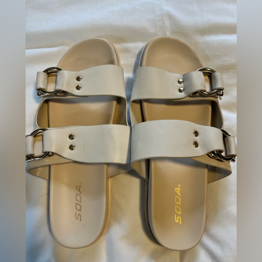 Soda sandals